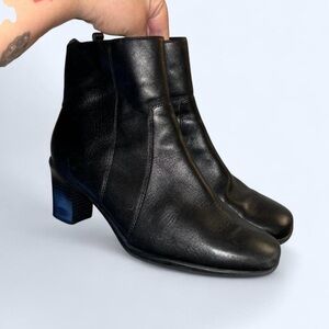 Black leather Ankle Boots
